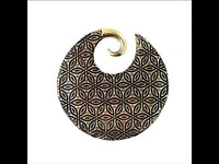 Load image into Gallery viewer, Ohrgewicht Brass Piercing 4mm Blume des Lebens Spirale - chic - net.de
