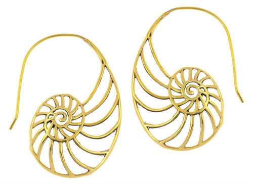 Ohrhänger oval Schneckenmuschel gewölbt Messing antik golden Tribal Ohrringe gestanzt - chic - net.de