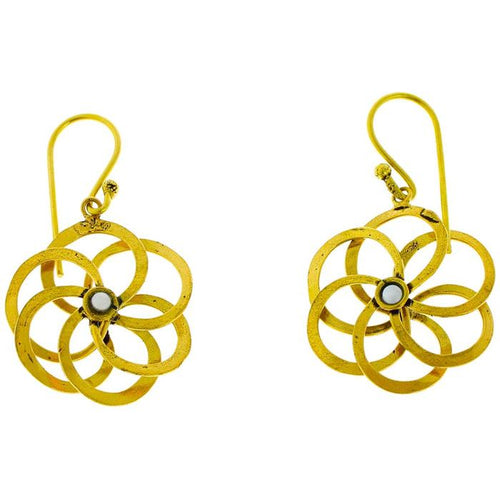 Ohrringe Blume glänzend spiralig Perlmutt weiß Messing antik golden Tribal Ohrhänger nickelfrei - chic - net.de