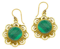 Load image into Gallery viewer, Ohrringe grün Malachit facettiert Blume Bögen Messing antik golden Tribal 25 mm - chic - net.de
