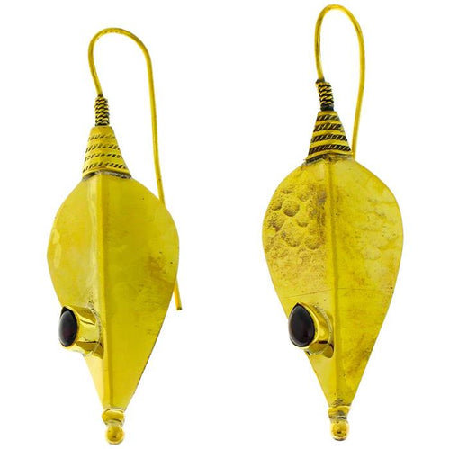 Ohrringe Pfeilspitze gehämmert Granat Messing antik golden Tribal Ohrhänger nickelfrei Piercing - chic - net.de