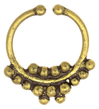 Load image into Gallery viewer, Septum Fake Piercing Nasenringe zwei Spitzen Messing goldfarben antik exotisch - chic - net.de
