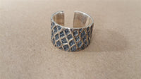 Load image into Gallery viewer, Silberring Muster Rauten dunkel oxidiert 925er Sterling Silber Damen Silberschmuck Ringe - chic - net.de
