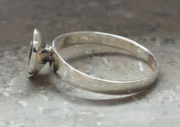 Load image into Gallery viewer, Silberring Spirale kantig dunkel oxidiert Ringe Rose - chic - net.de
