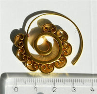 Cargar imagen en el visor de la galería, Spiralen Ohrringe antik golden Messing mit verschlungenen Verzierungen Tribal - chic - net.de
