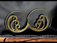 Cargar imagen en el visor de la galería, Spiralen Ohrringe Brass Punkte drei Spiralen antik golden Tribal Piercing - chic - net.de
