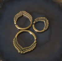 Load image into Gallery viewer, Universal Piercing Ring Brass Blätter Zweige gold - chic - net.de
