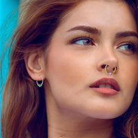 Load image into Gallery viewer, Universal Piercing Ring Edelstahl Opal Stein 0.8mm - chic - net.de
