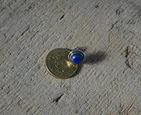 Load image into Gallery viewer, Zeitlose Eleganz: Ovale Ohrstecker aus Lapislazuli und Silber - chic - net.de

