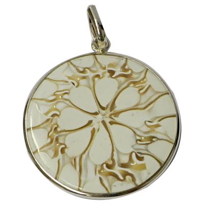 Muschel Anhänger Spidermuschelanhänger, spinnengewebartiger Muschel Anhänger umrandet von 925 Silber,  weiß- gold, ca. 30 mm  Ø
