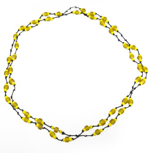 Baumwollkette, schwarze Kette aus gewachster Baumwolle mit gelben Glasperlen, handgefädelt, ca. 115cm lang