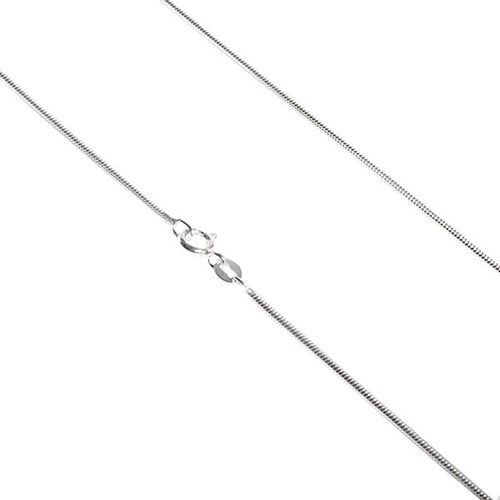 A close-up of the Silberkette 1,4 mm Schlangen Kette Charmträger Collierkettchen, made from 925er Silber with a small lobster clasp and Ringchen, showcased on a white background.