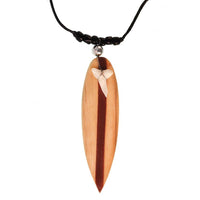 Load image into Gallery viewer, The Surferkette Haifzahn Surfbrett is a round wooden necklace with a surfboard and shell design, featuring an adjustable cord—perfect for lover of surfer style Halsketten.
