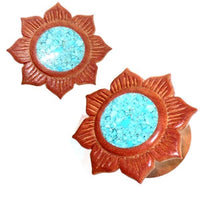 Load image into Gallery viewer, Holzplug Rosenholz rotbraun Sonnenblume Inlay türkis handgeschnitzt Tribal Holz Plug Tunnel
