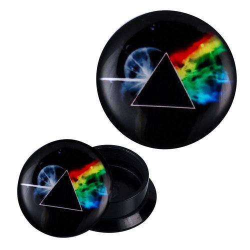 Circular acrylic screw plug earring with lid, featuring the Pink Floyd Dark Side of the Moon-inspired prism and rainbow design on a black background. Product: Schraub Plug Acryl Prisma Regenbogen Mond Piercing Ohrschmuck.