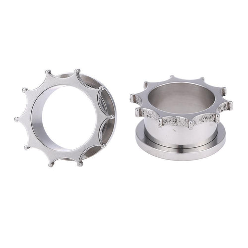 Two silver-colored Schraubplug Edelstahl Tunnel Plugs with gear-like edges, made from robust Chirurgenstahl, shown from various angles on a white background.