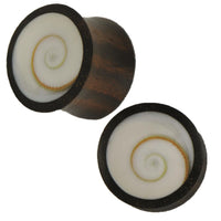 Load image into Gallery viewer, Holz Plug dunkelbraun Shivaauge Muschel weiß Inlay
