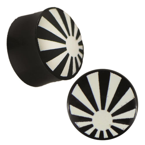 Plug Horn weiße Gravur stilisierte Sonne Strahlen breit schwarz Piercing