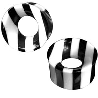 Cargar imagen en el visor de la galería, The Bone HornTunnel weiß schwarz gestreift double flared plugs are crafted from bone and buffalo horn with glossy black and white wavy vertical stripes, double flared edges, and a wide central hole for a striking tribal look.
