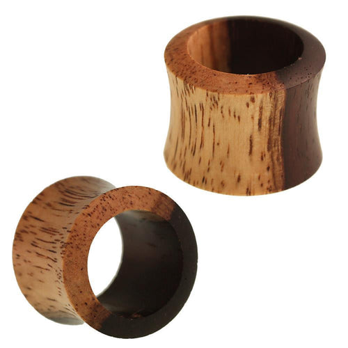 Zwei konvexe Holz Tunnel aus zweifarbigem Sonoholz (hell/dunkel braun), mit flared edges, natürlicher Maserung und glattem Finish. Ein Tunnel steht aufrecht, der andere liegt seitlich.