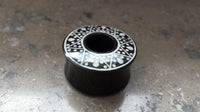 Load image into Gallery viewer, Flesh Tunnel Sternenkranz dick weiß Resin Sono Holz
