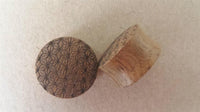Load image into Gallery viewer, Flesh Plug Teakholz Stern Blume des Lebens double flared Lobe Dehner braun Gravur
