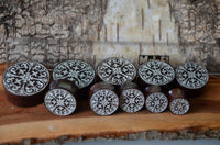 Load image into Gallery viewer, Holz Plug Gothic Kreuz silber double flared
