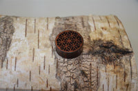 Load image into Gallery viewer, Plug Tunnel Holz filigran Blume des Lebens double flared
