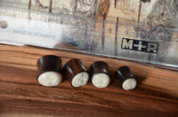 Load image into Gallery viewer, Holz Plug Sonoholz Bone Inlay Gesicht weiß
