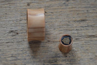 Load image into Gallery viewer, Olivenholz Horn Inlay Flesh Plug Symbol Dreiecke
