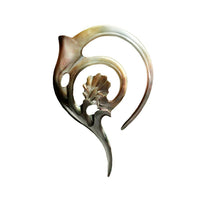 Load image into Gallery viewer, Perlmutt Piercing 3mm Spirale Blume Spitze Expander Muschel filigran geschnitzt

