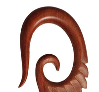 Load image into Gallery viewer, Piercing Holz red sawo wood Flügel Spirale Ohrstecker Expander Handarbeit oval
