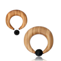 Load image into Gallery viewer, Gummi Klemmkugel Ring Olivenholz Piercing Sichel
