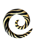 Load image into Gallery viewer, The Piercing Zebra Muster Spirale Holz Plug Ohrstecker is a hand-painted, light-toned wood plug featuring bold black spiral stripes reminiscent of a zebra pattern on a crisp white background.
