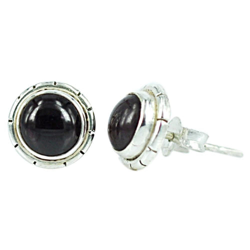 Ohrstecker Kerben dunkel rot Granat rund 8 mm Ø eingefasst 925er Sterlingsilber