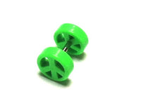 Load image into Gallery viewer, Fake Piercing Plug Tunnel Ohrstecker Unisex Kunststoff grün Peace Zeichen Schmuck
