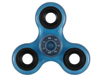 Cargar imagen en el visor de la galería, The Turbo Fidget Spinner Tri (dreifach) leuchtend Glow in the dark Spielzeug Kreisel features a blue design with black bearings for smooth spinning—ideal for stress relief and fun, even in the dark.
