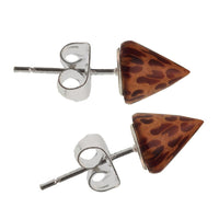Load image into Gallery viewer, A pair of Holzohrstecker Ohrstecker aus Holz mit 8 mm kegel­förmigen, braun-gemusterten Spitzen in Tierfell-Optik und Steckern aus 925er Sterlingsilber.
