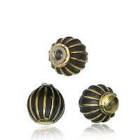 Load image into Gallery viewer, Three round, black Kugel Bauchnabelpiercing Brass Edelstahl gold beads with antique gold vertical grooves and metallic openings in a Retro Vintage Muster, shown from different angles on a white background—perfect for your navel piercing.
