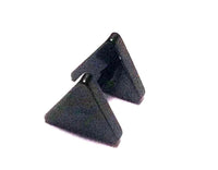 Load image into Gallery viewer, Fake Piercing Plug Ohrstecker Unisex Edelstahl schwarz Schmuck Dreieck
