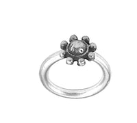 Load image into Gallery viewer, Piercing Ring Blume 925 Silber Labret Tragus 1.2mm
