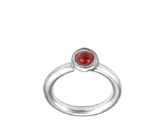 Load image into Gallery viewer, Piercing Ring 925 Silber Labret Tragus 1.2mm Garnet rot
