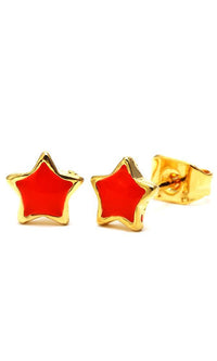 Load image into Gallery viewer, A pair of Brass Ohrstecker Stern 6 mm aus nickelfreiem Messing mit bunter Emaille in leuchtendem Rot und goldfarbenem Rand, präsentiert auf weißem Hintergrund.
