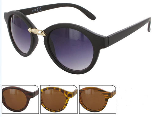 The Sonnenbrille Panto Round Glasses feature a classic round design, 400UV tinted lenses, and black frames with gold bridge accents. Also available in brown, tortoiseshell, and striped brown options.