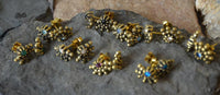Load image into Gallery viewer, Messing Stein Kristall Ohrstecker gold Wimpern 12mm
