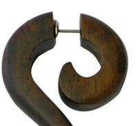 Load image into Gallery viewer, A close-up of the Ohrring Holz Fake Piercing lange Spirale Edelstahl Dehnschnecke, featuring a wooden spiral design with a metal pin connecting the two curved segments.
