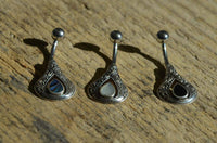 Load image into Gallery viewer, Bauchnabelpiercing aus Edelstahl Silber mit Tropfen Inlay - chic - net.de
