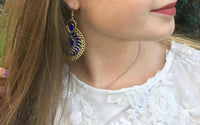 Cargar imagen en el visor de la galería, Brass golden blaue Ohrringe Emaille filigran Tropfen umgedreht Seile 6 cm - chic - net.de
