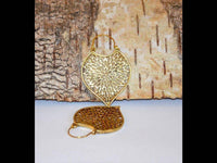 Load image into Gallery viewer, Brass Ohrringe Tribal Tropfen Blatt Blumenmuster antik golden Messing - chic - net.de
