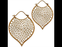 Load image into Gallery viewer, Brass Ohrringe Tribal Tropfen Blatt Blumenmuster antik golden Messing - chic - net.de
